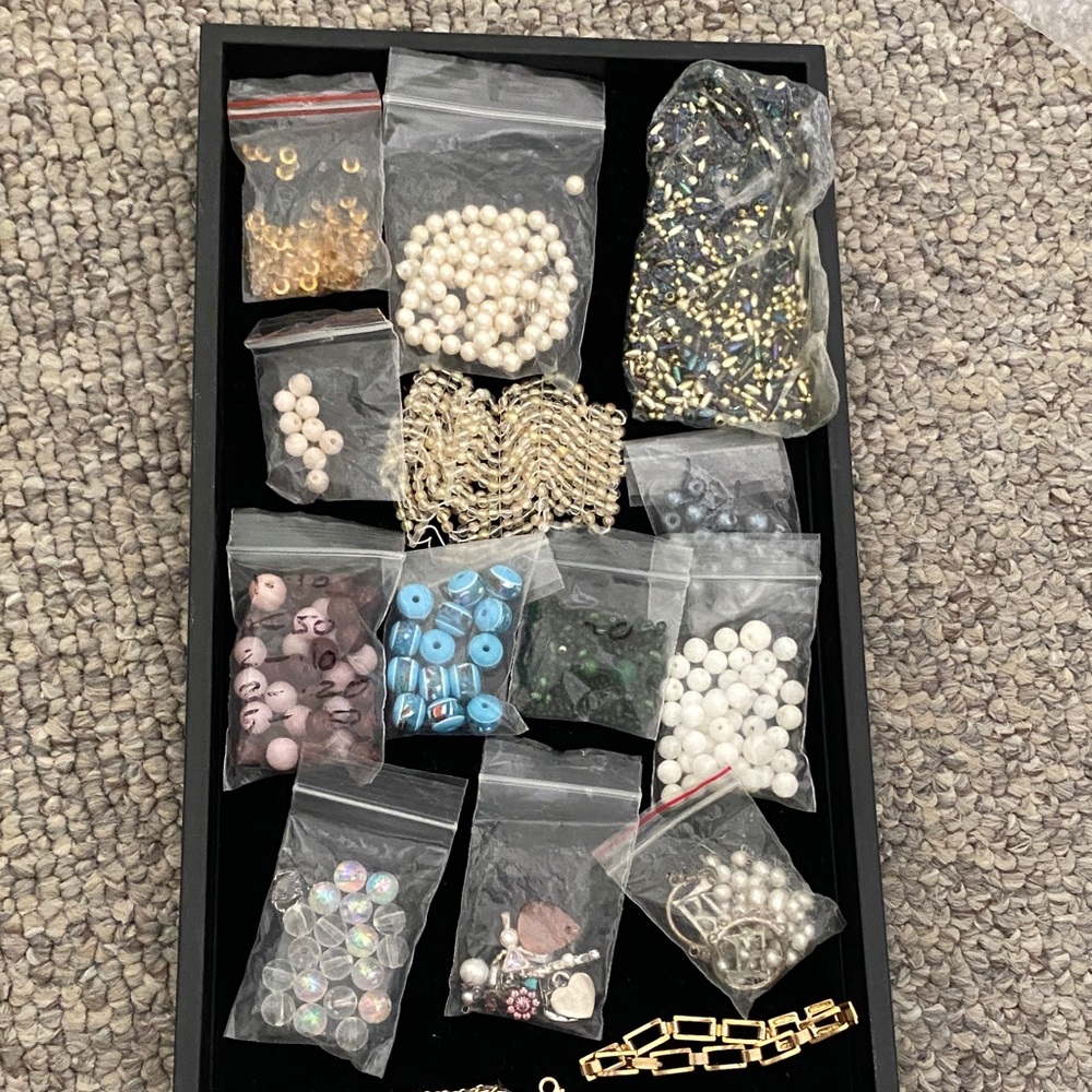 Assorted Bead and Jewelry Making Kit